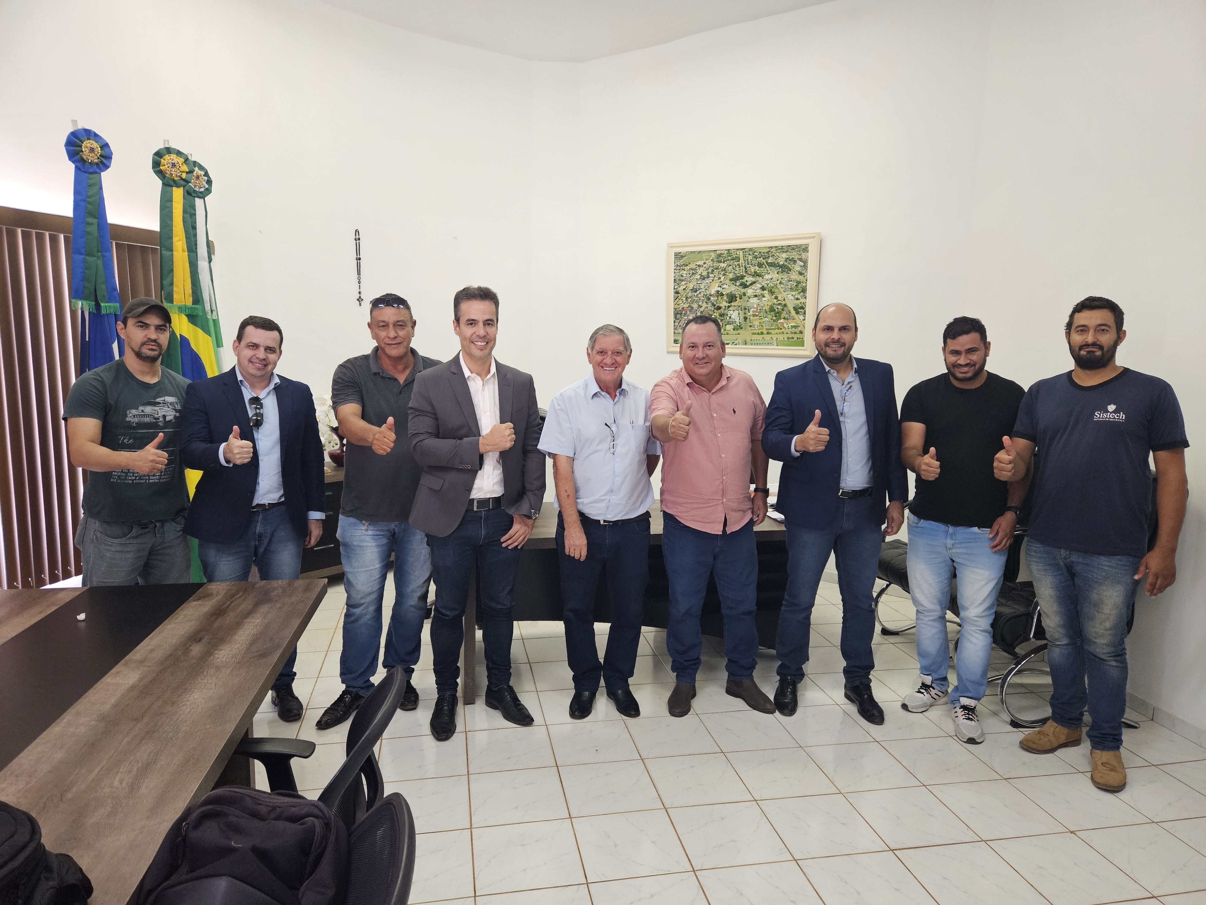 Vereadores e Prefeito recebem representantes da Secr. de Segurança para tratar do Vigia Mais MT