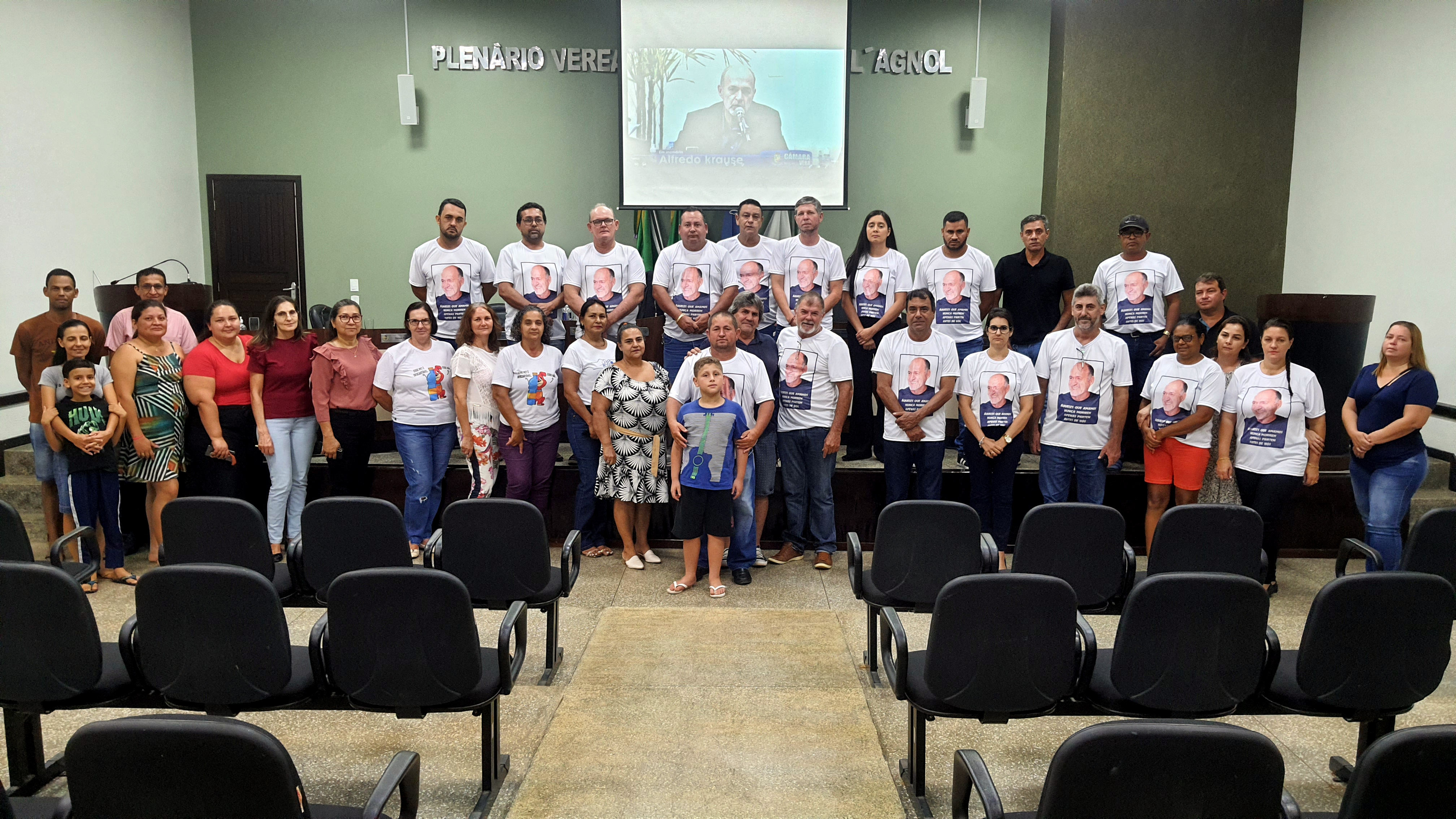 Vereadores, funcionários da Câmara e amigos homenageiam ALFREDO KRAUSE em Sessão Ordinária